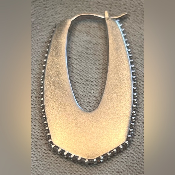 NWT gorgeous KENDRA SCOTT silver tone Adeline Hoop Earrings with crystal stones - Picture 10 of 14